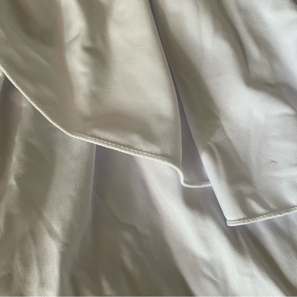 White Body - Picture 3 of 3